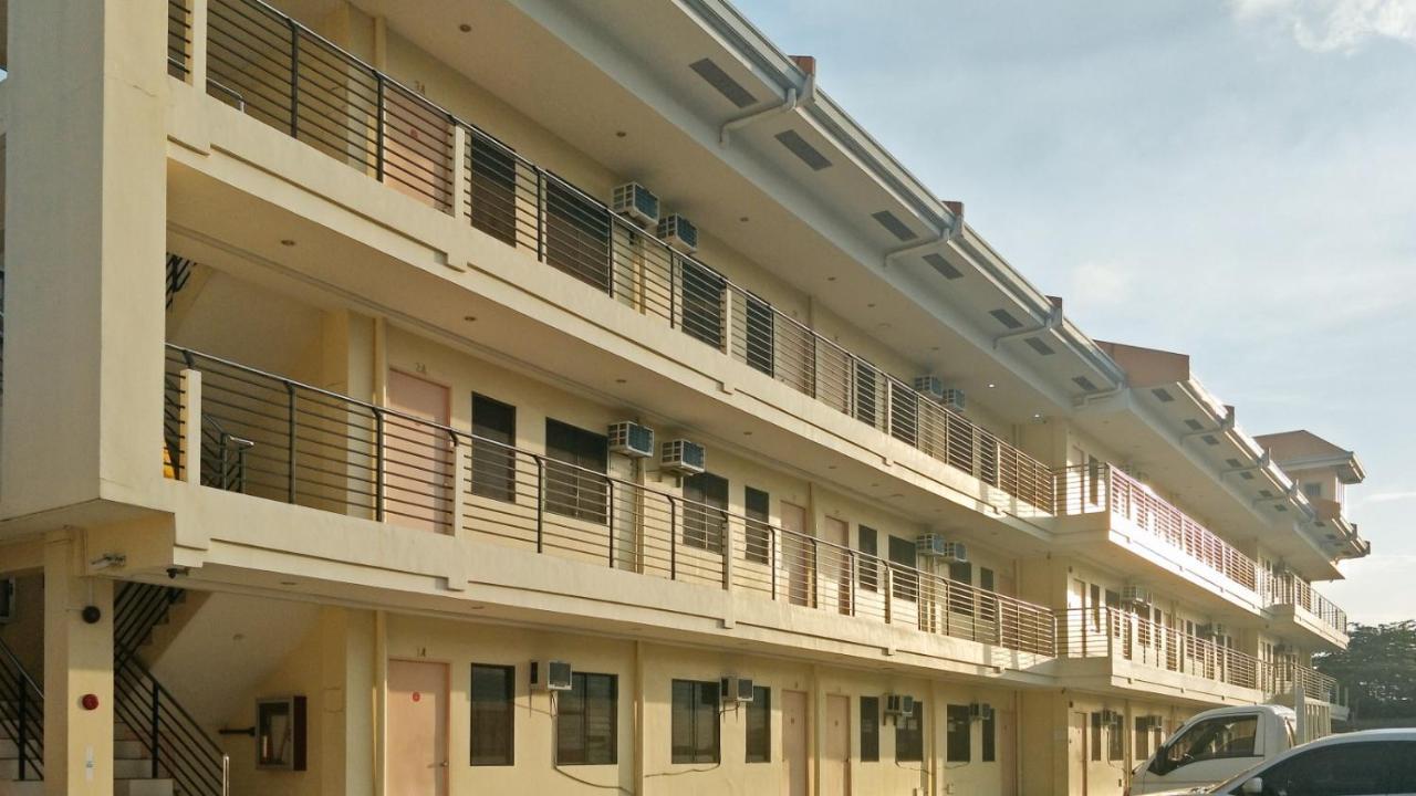 Reddoorz Plus Near Talisay Town Center Exterior foto